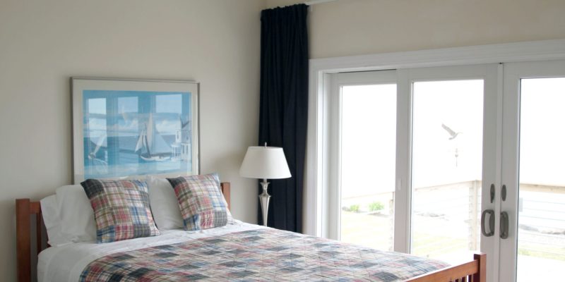 Main House - Guest Bedroom (queen)