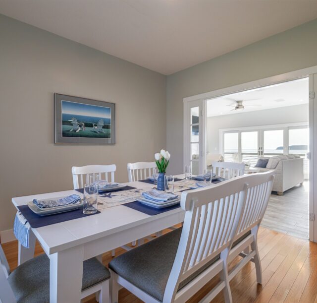 Sea Duck Cottage dining room